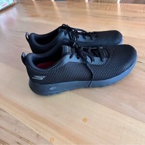 Perfect condition Skechers go walk 10